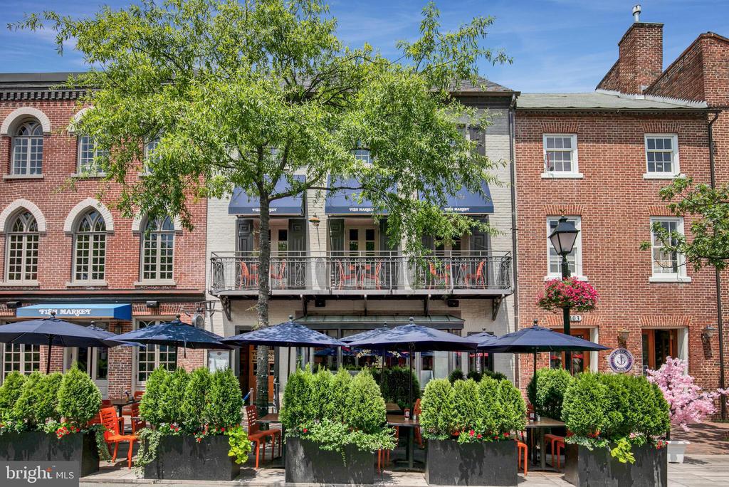 821 GREEN STREET