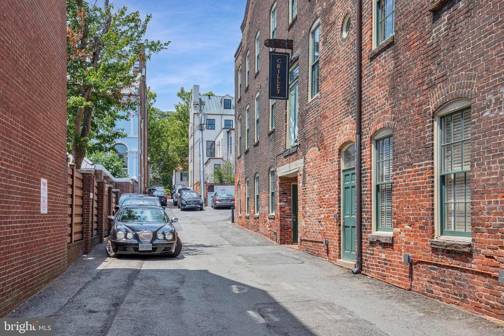 821 GREEN STREET