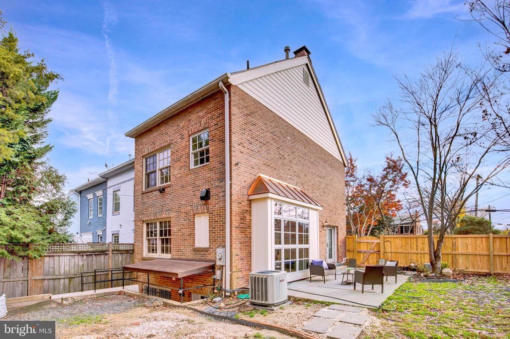 821 GREEN STREET