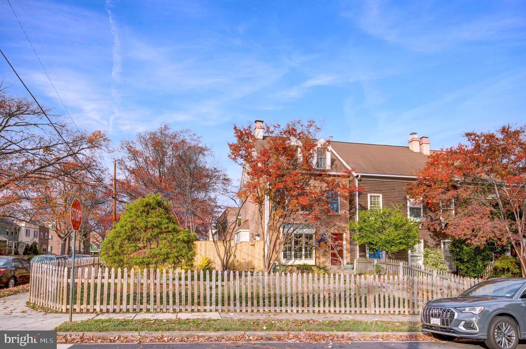 821 GREEN STREET