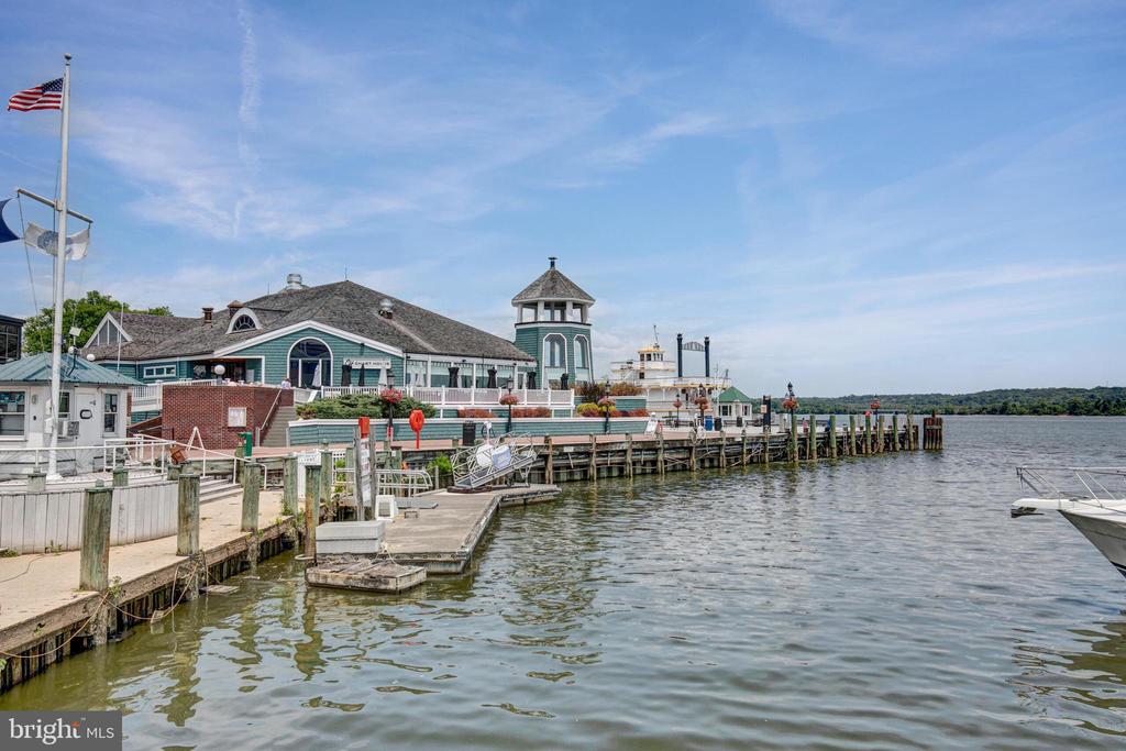 821 GREEN STREET