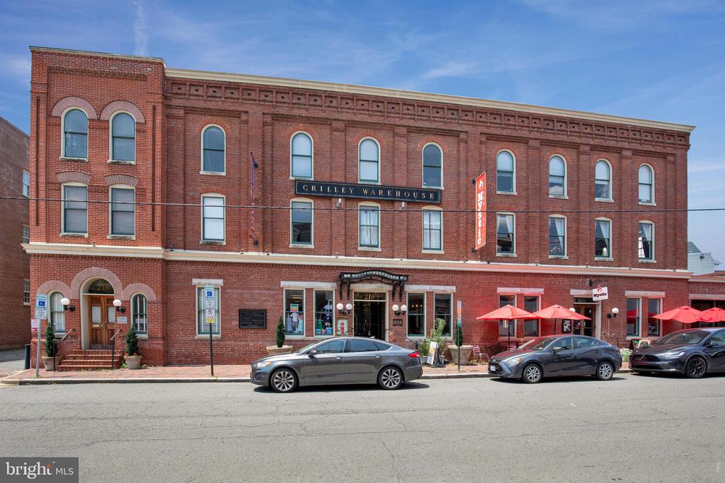 821 GREEN STREET
