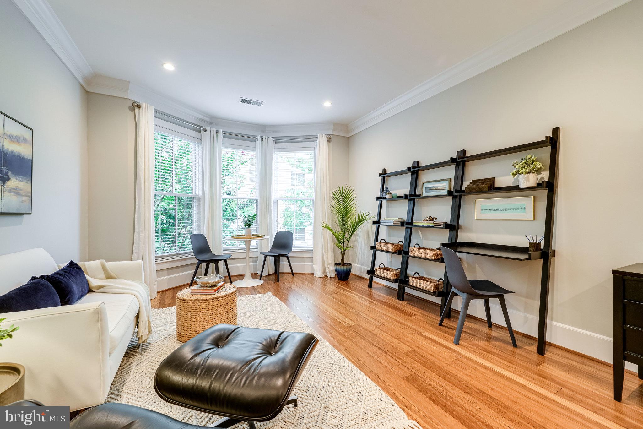 910 POWHATAN STREET 205S