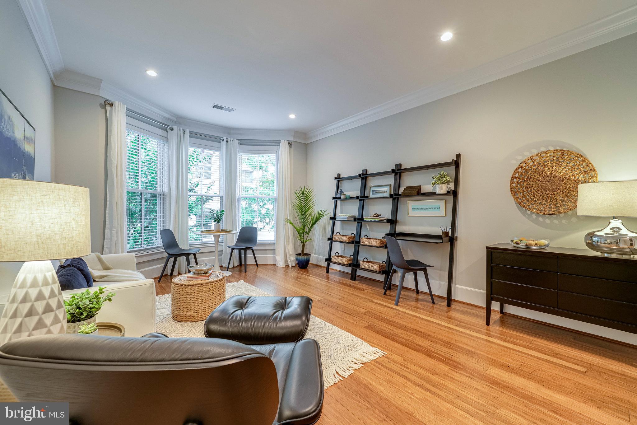 910 POWHATAN STREET 205S