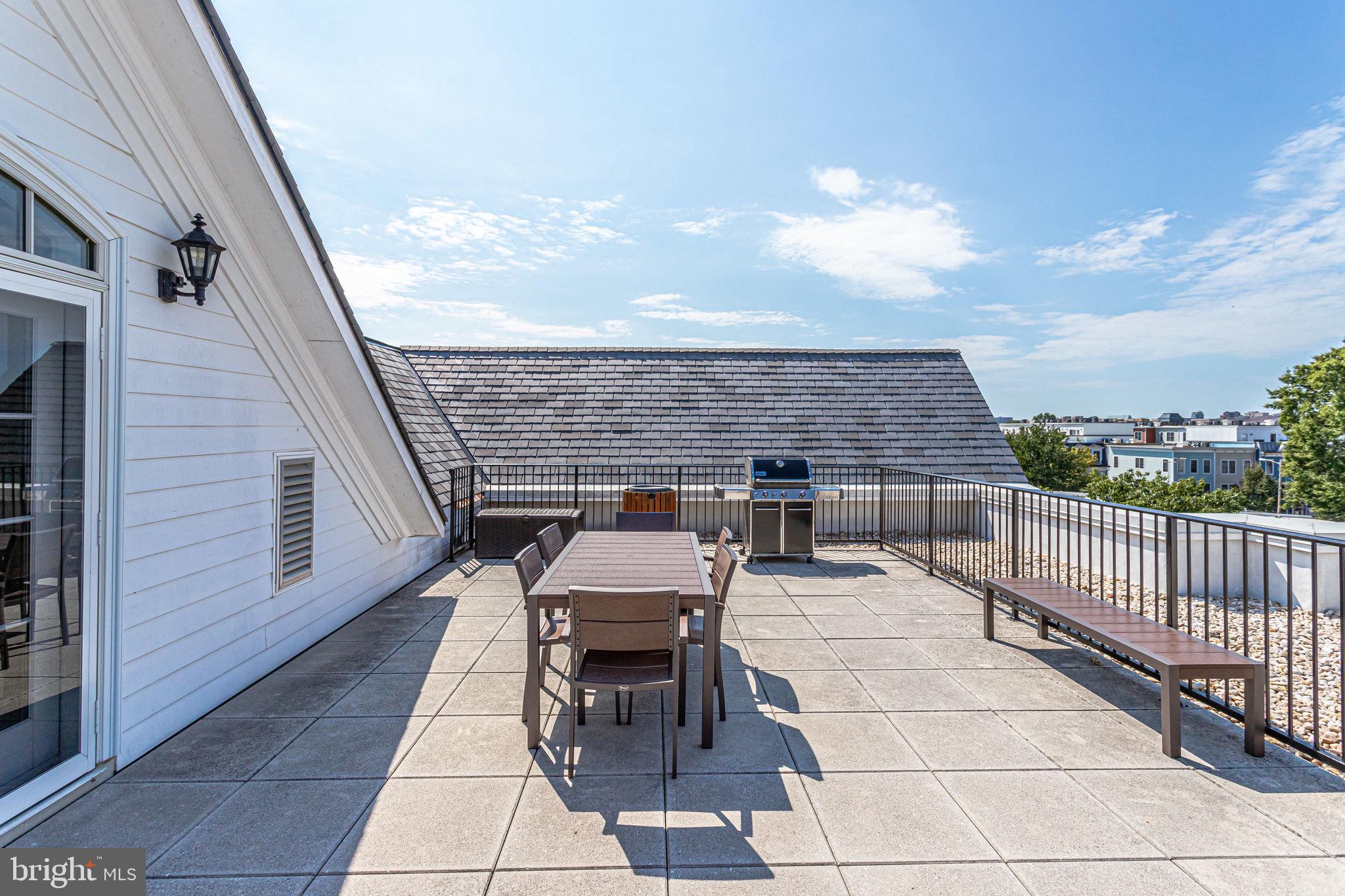 910 POWHATAN STREET 205S