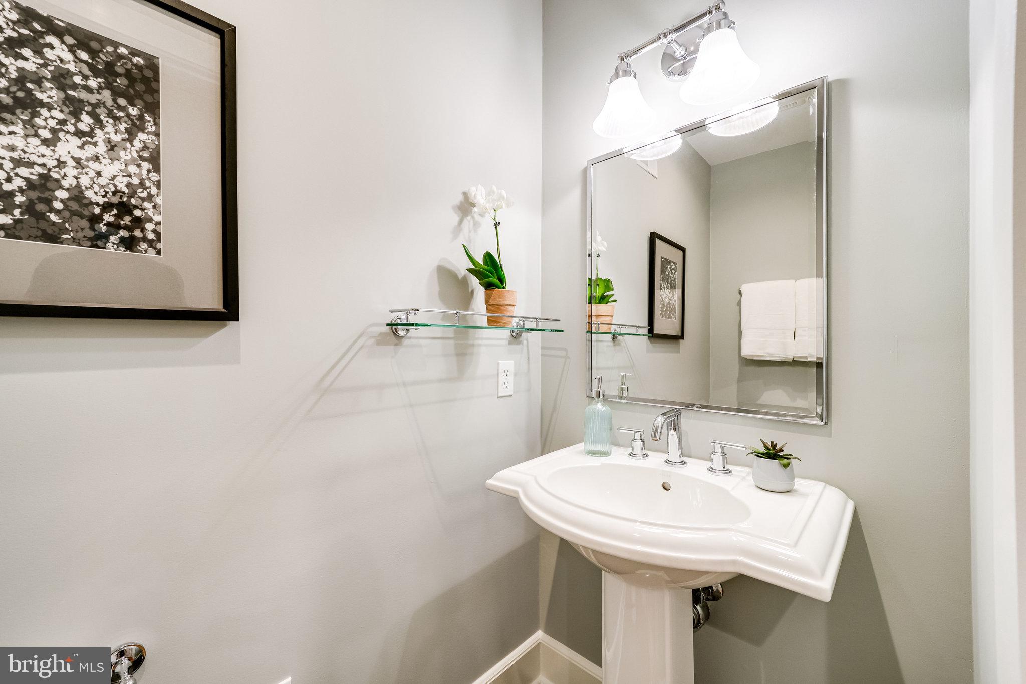 910 POWHATAN STREET 205S