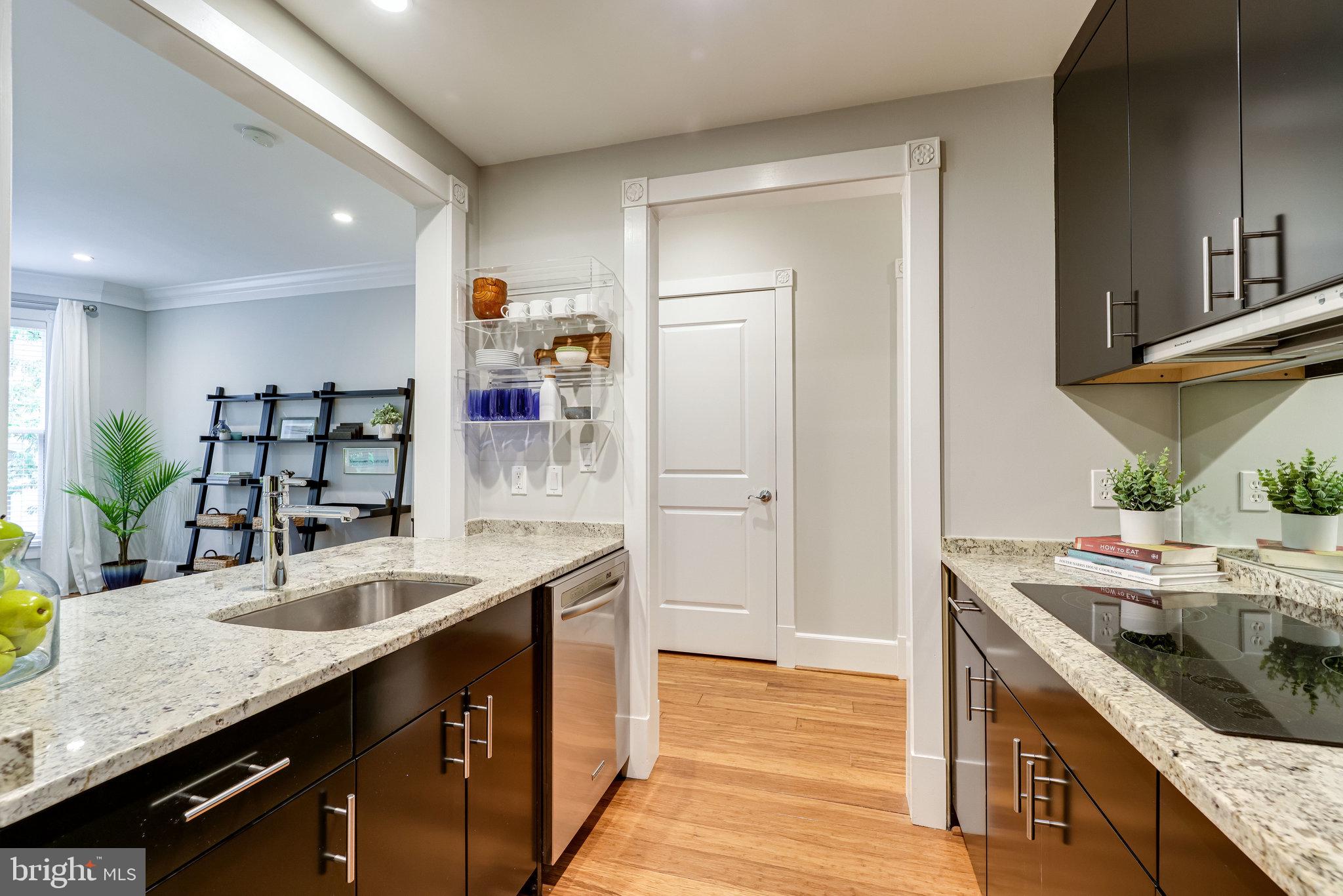 910 POWHATAN STREET 205S