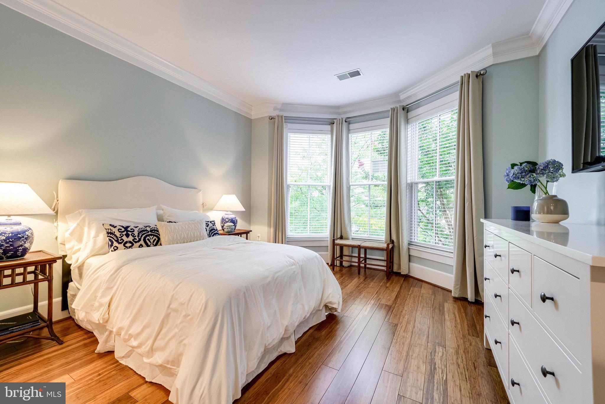 910 POWHATAN STREET 205S