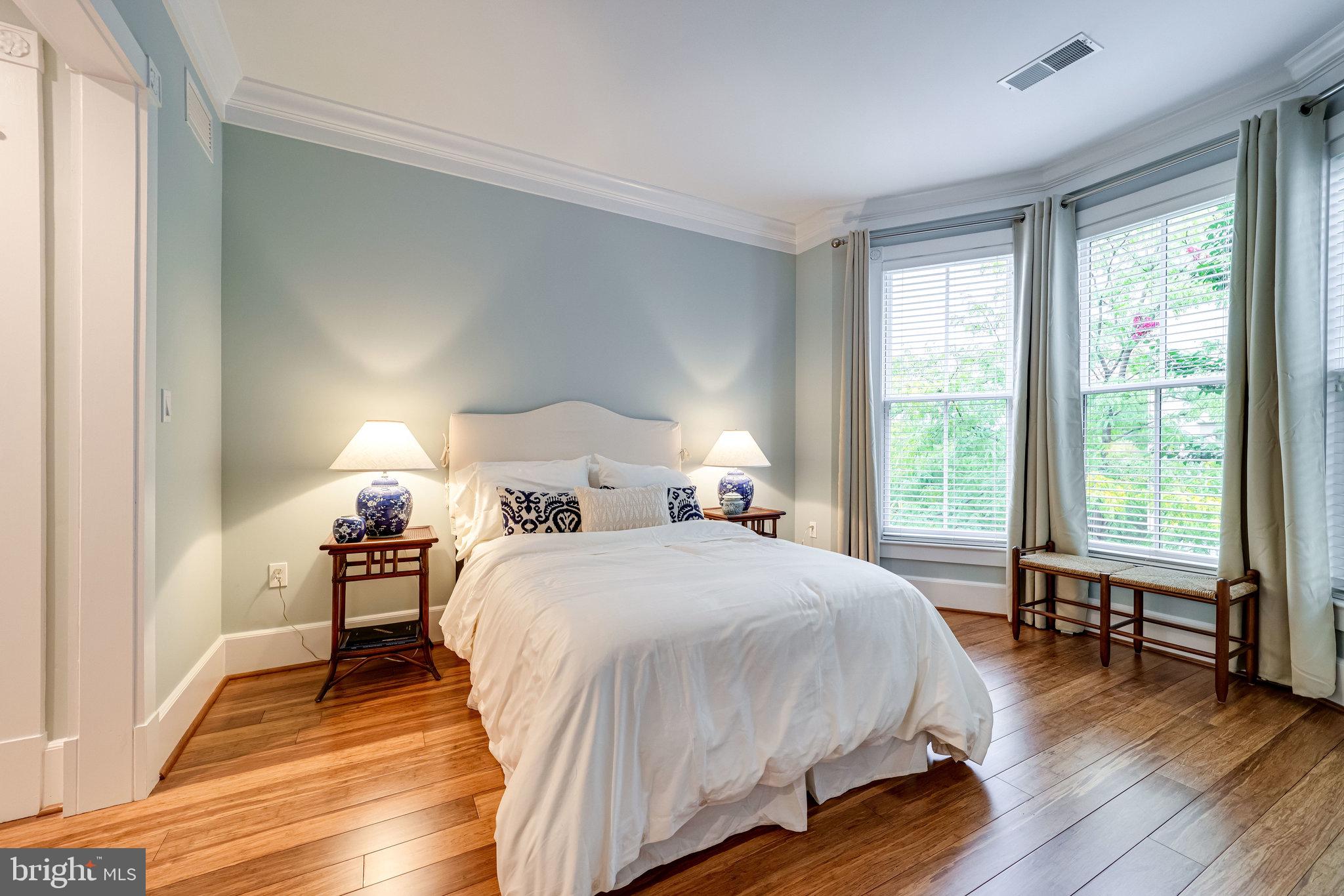 910 POWHATAN STREET 205S