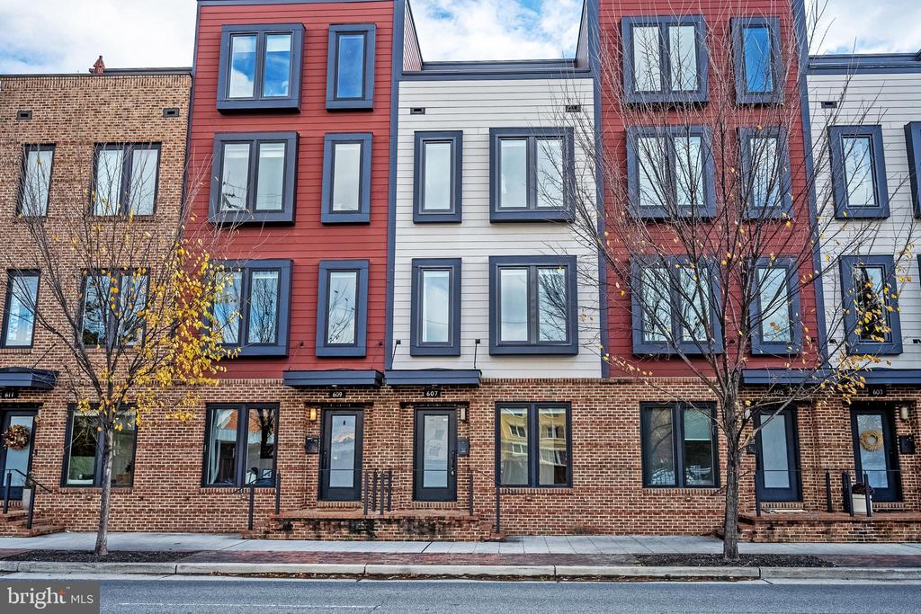 607 N HENRY STREET