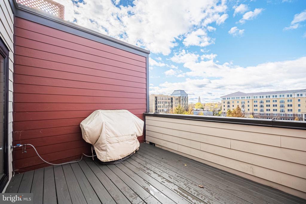 607 N HENRY STREET