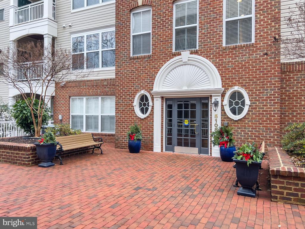 5108 DONOVAN DRIVE 307