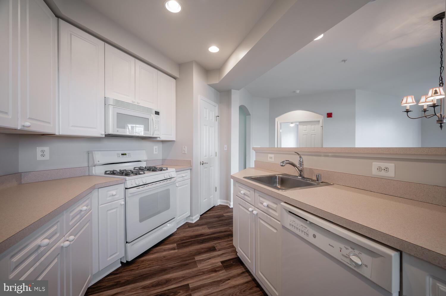 5108 DONOVAN DRIVE 307