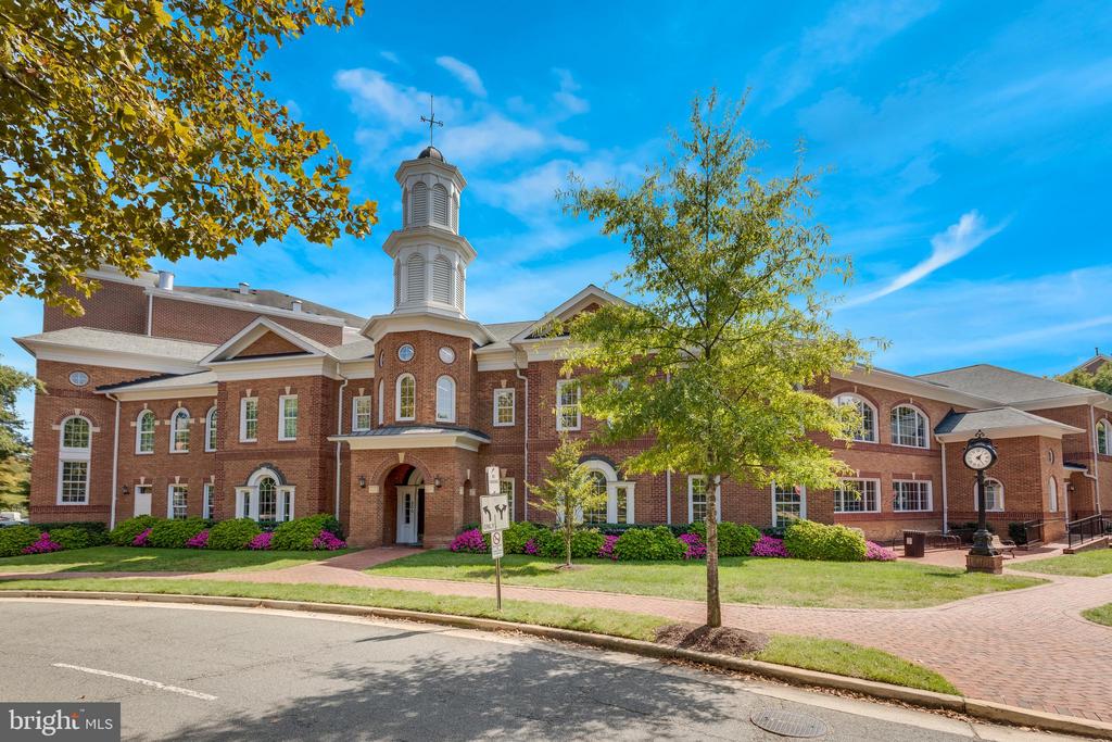 400 CAMERON STATION BOULEVARD 421