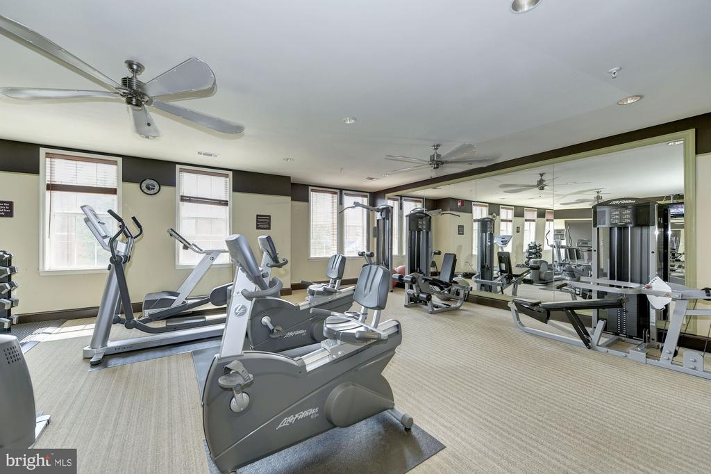 400 CAMERON STATION BOULEVARD 421