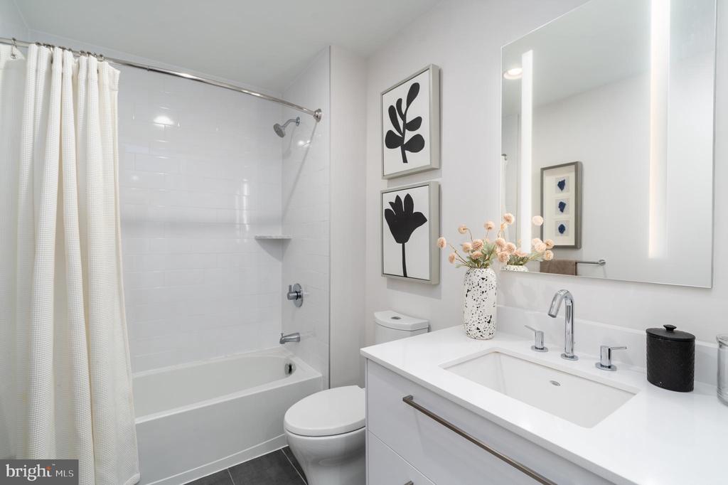 16 BAKERS WALK 304