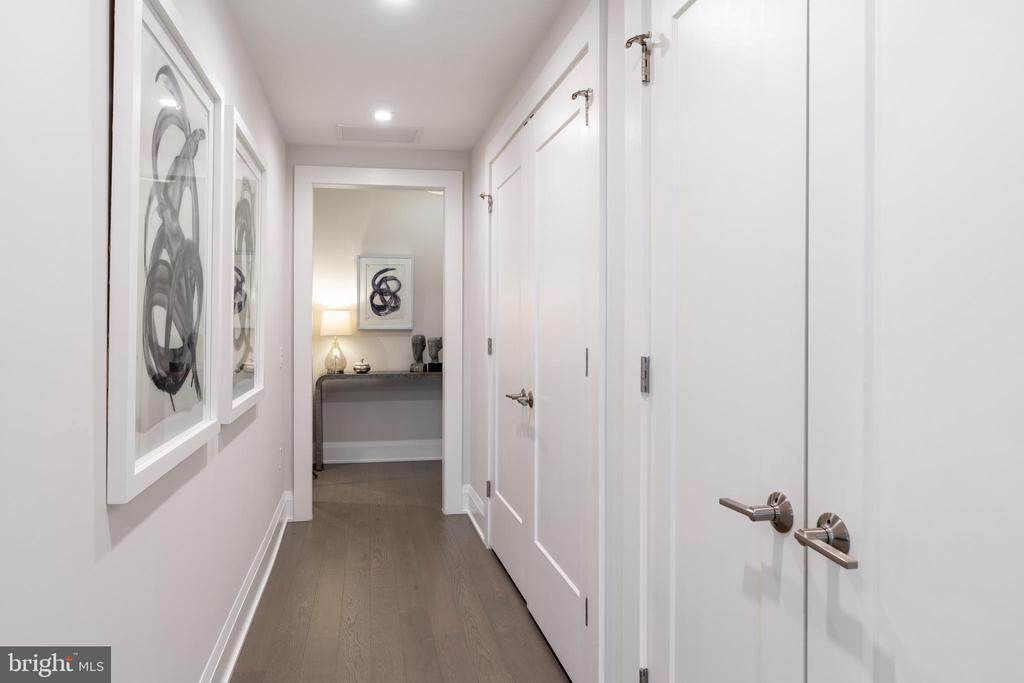 16 BAKERS WALK 304