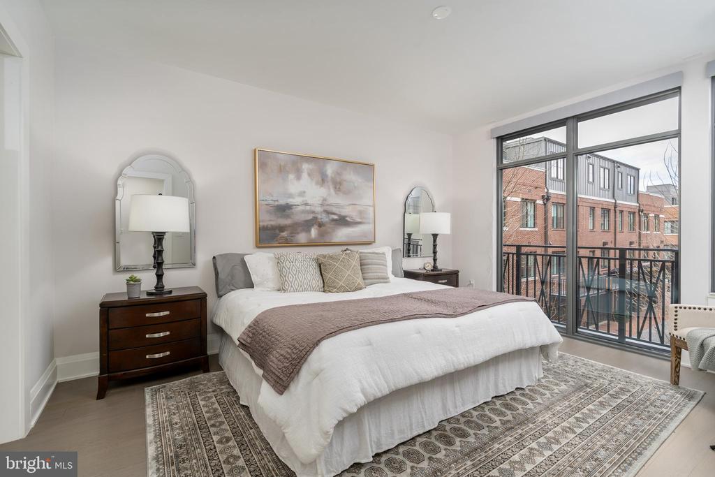 16 BAKERS WALK 304