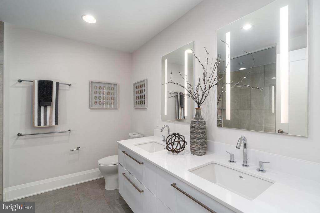 16 BAKERS WALK 304