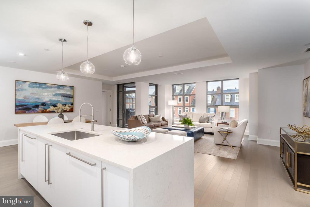 16 BAKERS WALK 304