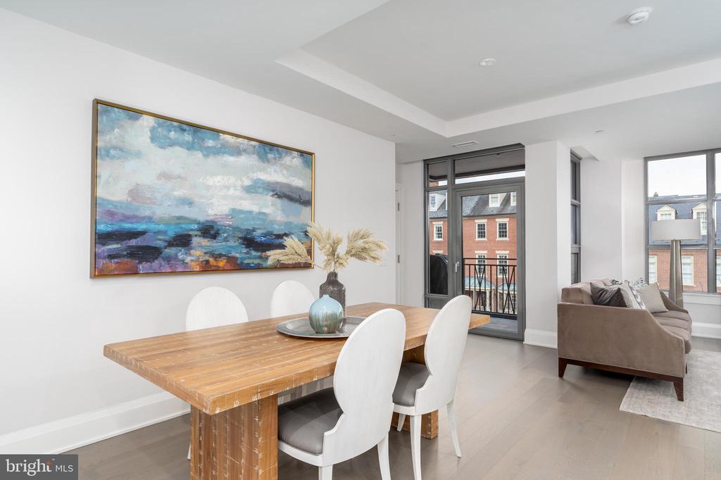 16 BAKERS WALK 304