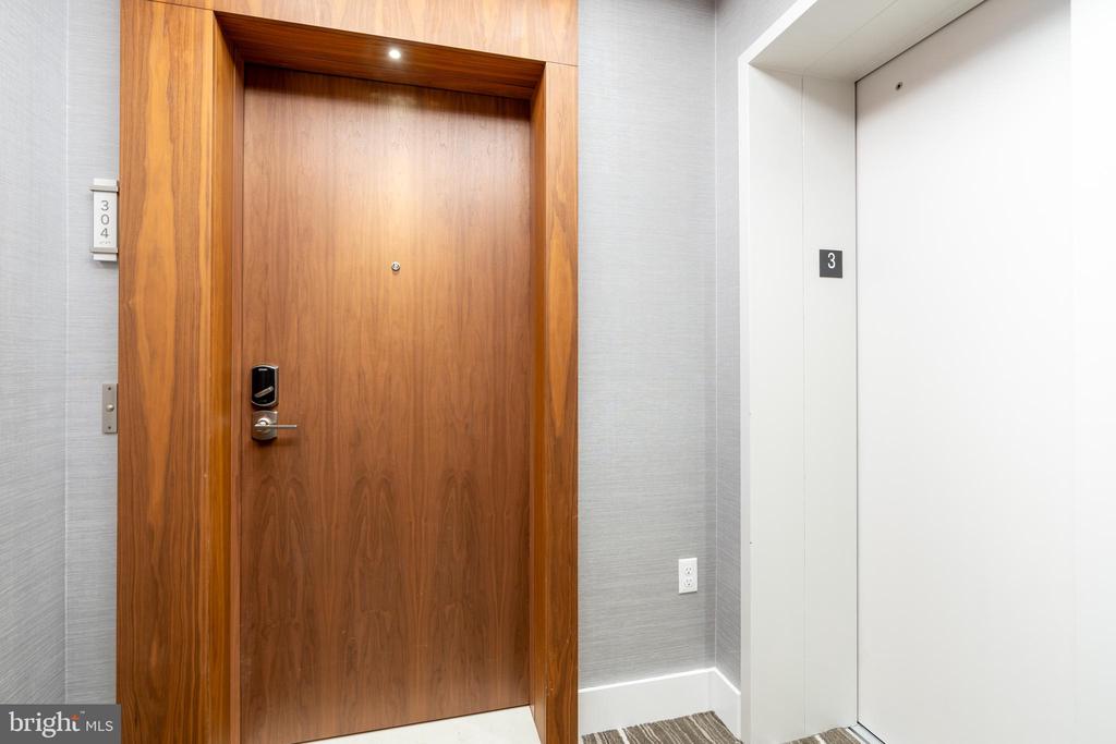 16 BAKERS WALK 304