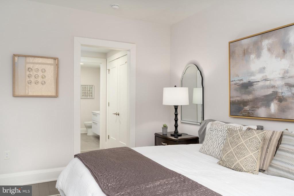 16 BAKERS WALK 304
