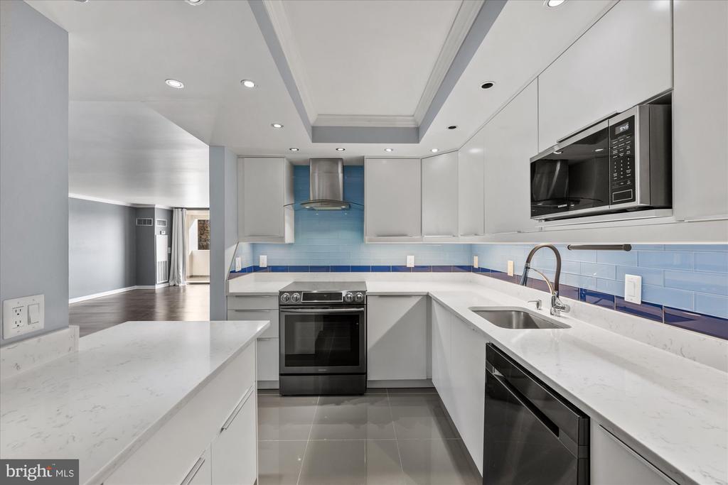 6101 EDSALL ROAD 501
