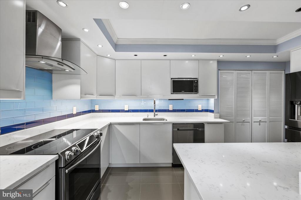 6101 EDSALL ROAD 501