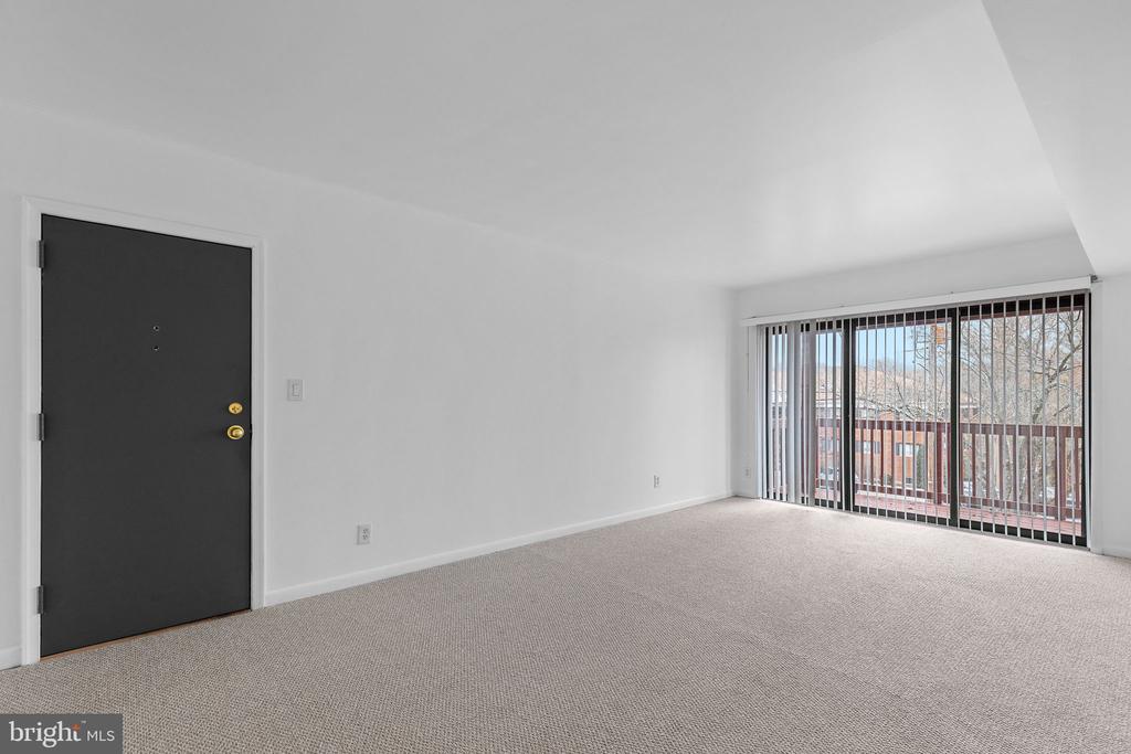 202 SKYHILL ROAD 3