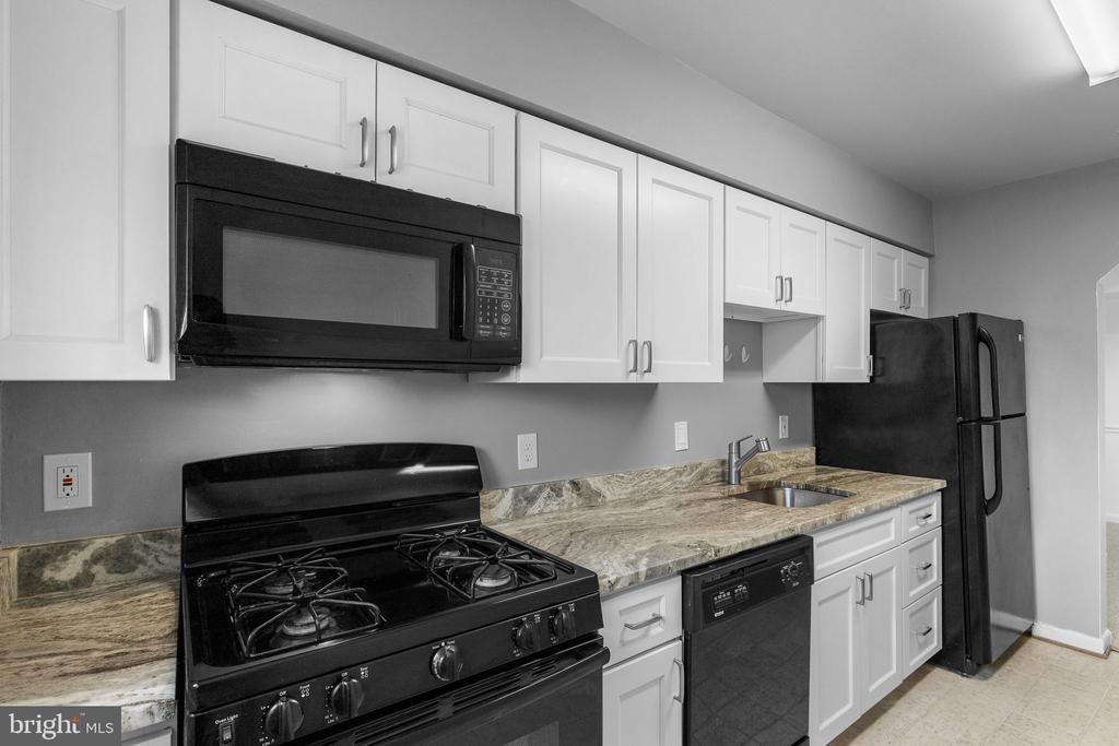 202 SKYHILL ROAD 3