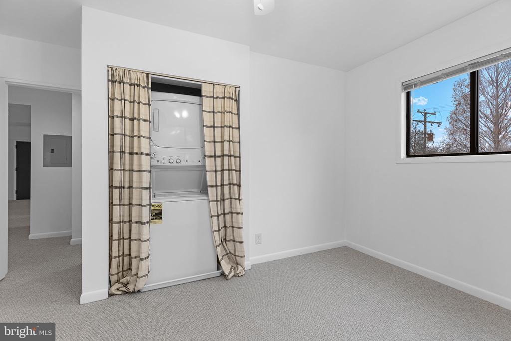 202 SKYHILL ROAD 3