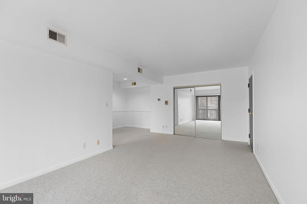 202 SKYHILL ROAD 3
