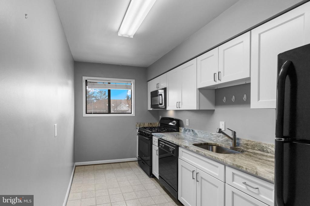 202 SKYHILL ROAD 3