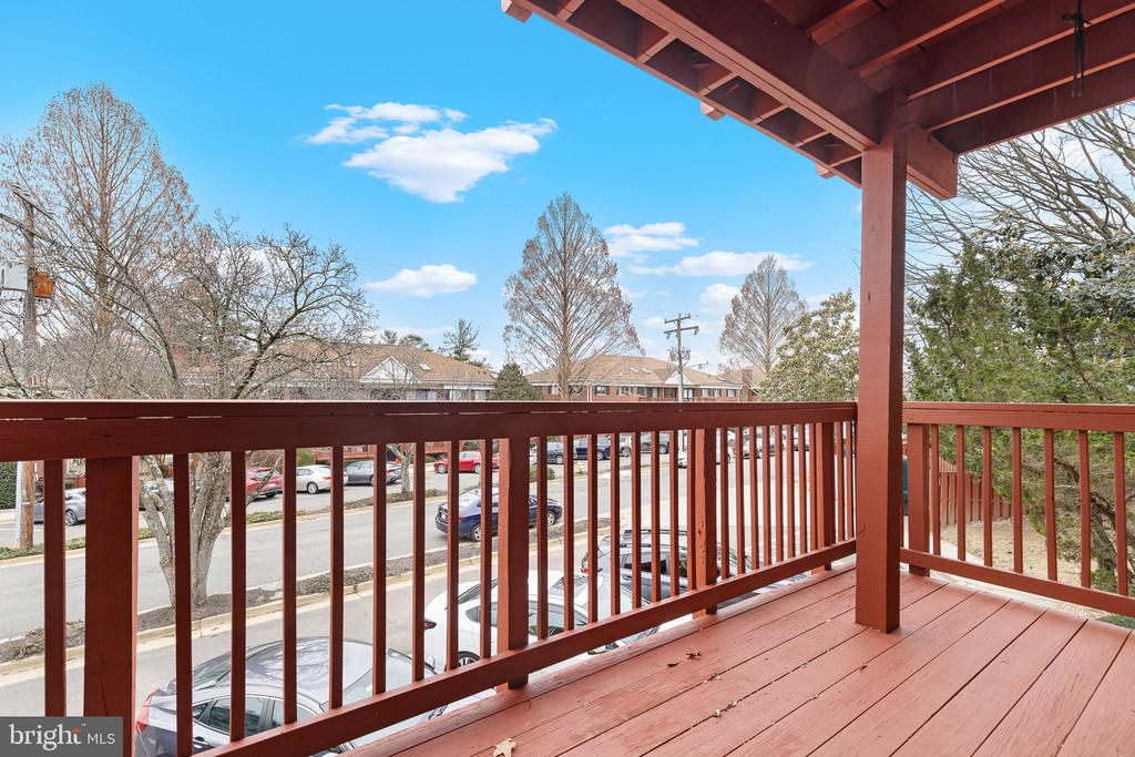 202 SKYHILL ROAD 3