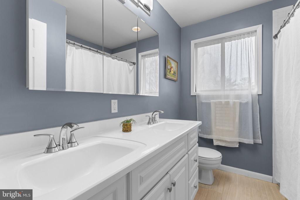 202 SKYHILL ROAD 3