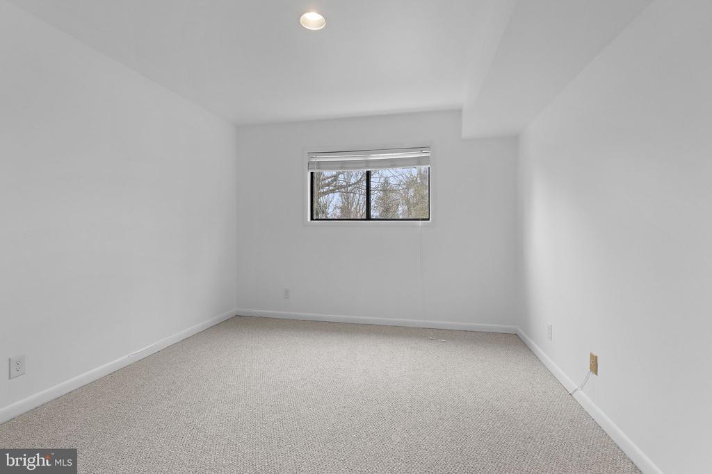 202 SKYHILL ROAD 3