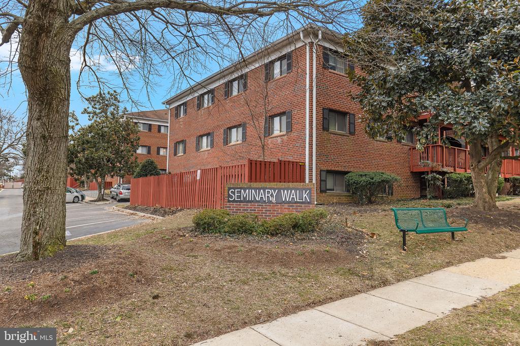 202 SKYHILL ROAD 3