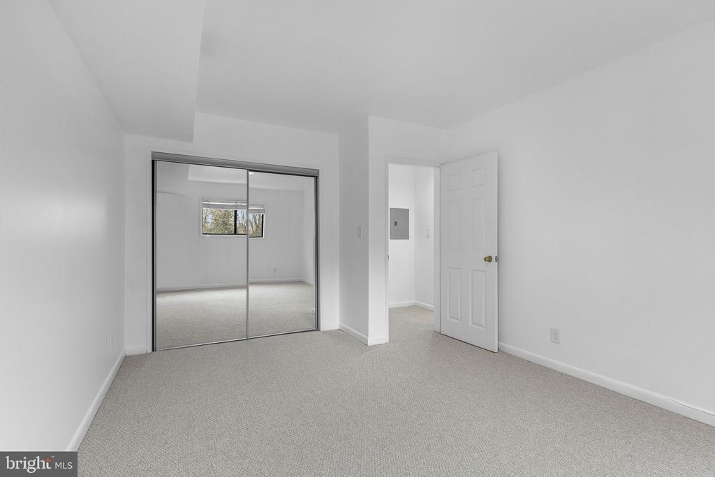 202 SKYHILL ROAD 3