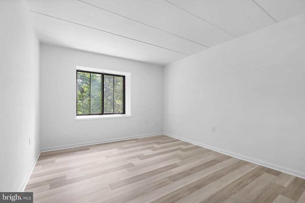 128 ROBERTS LANE 301