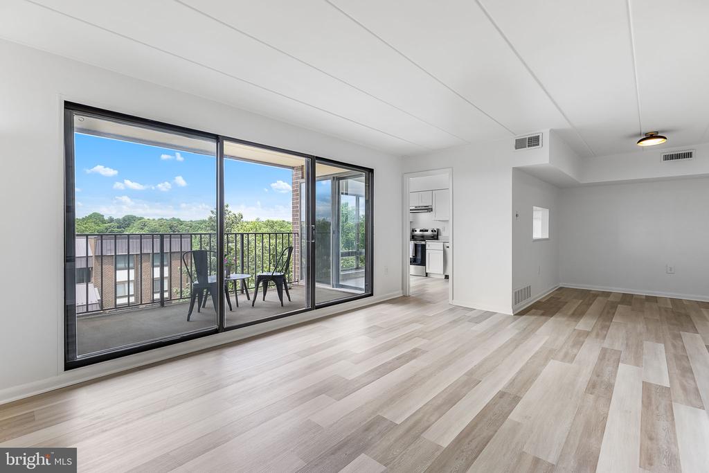 128 ROBERTS LANE 301