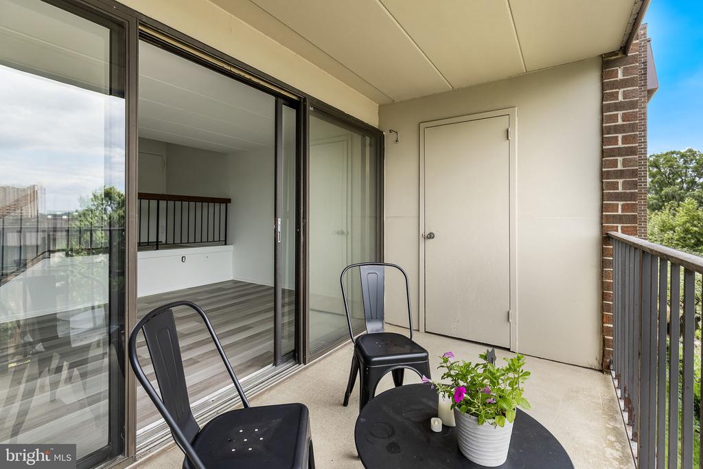 128 ROBERTS LANE 301