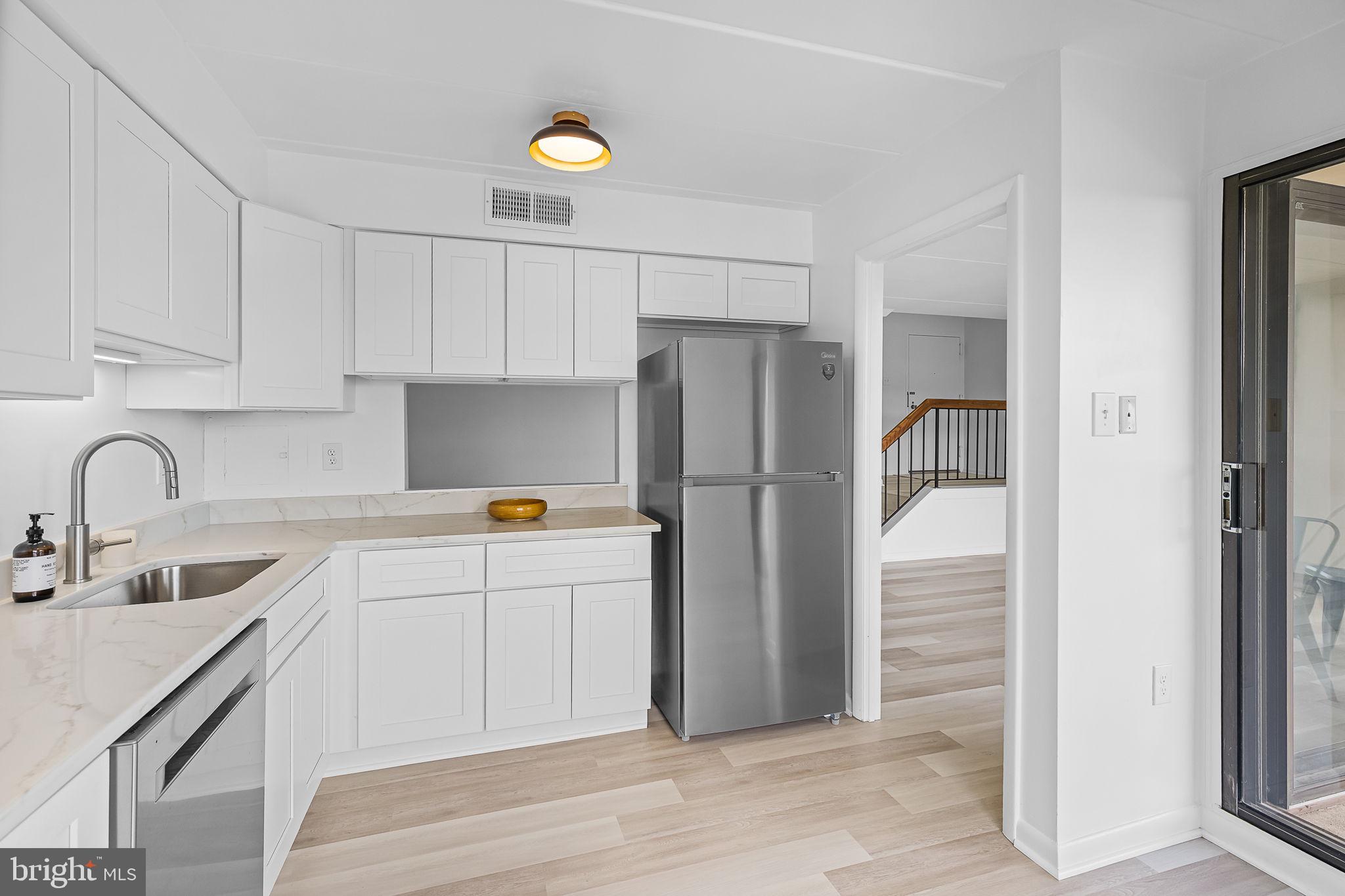 128 ROBERTS LANE 301