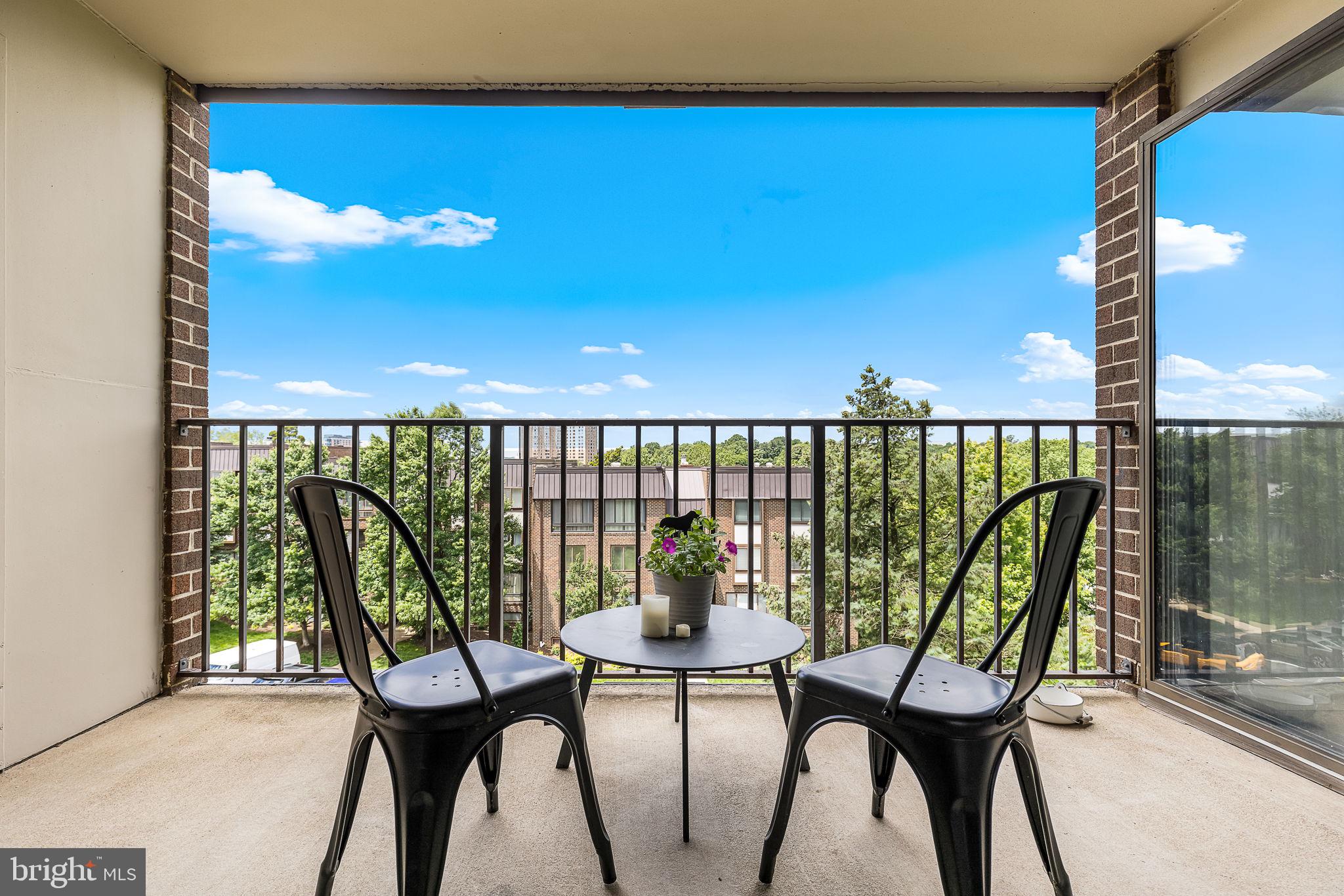 128 ROBERTS LANE 301