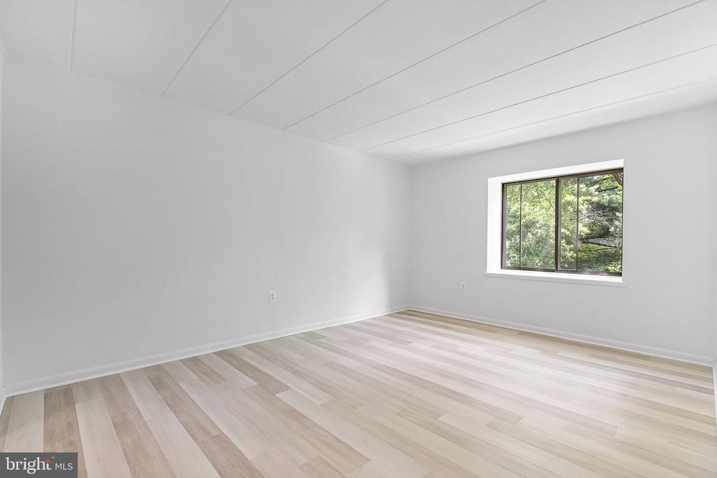 128 ROBERTS LANE 301