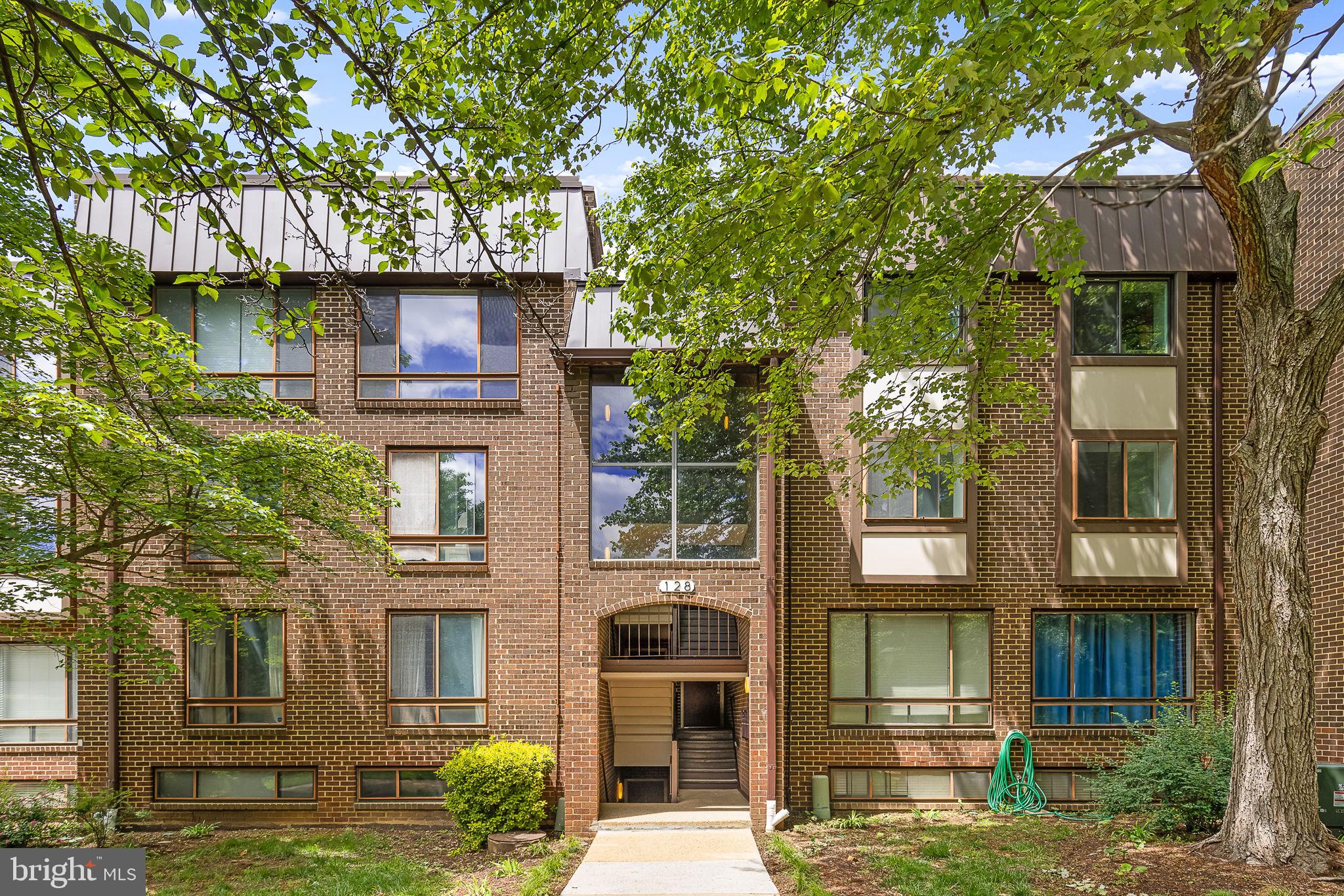 128 ROBERTS LANE 301