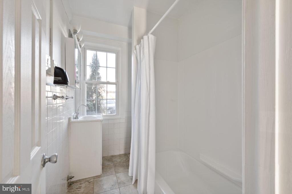 115 E GLEBE ROAD A