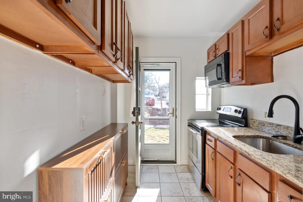 115 E GLEBE ROAD A