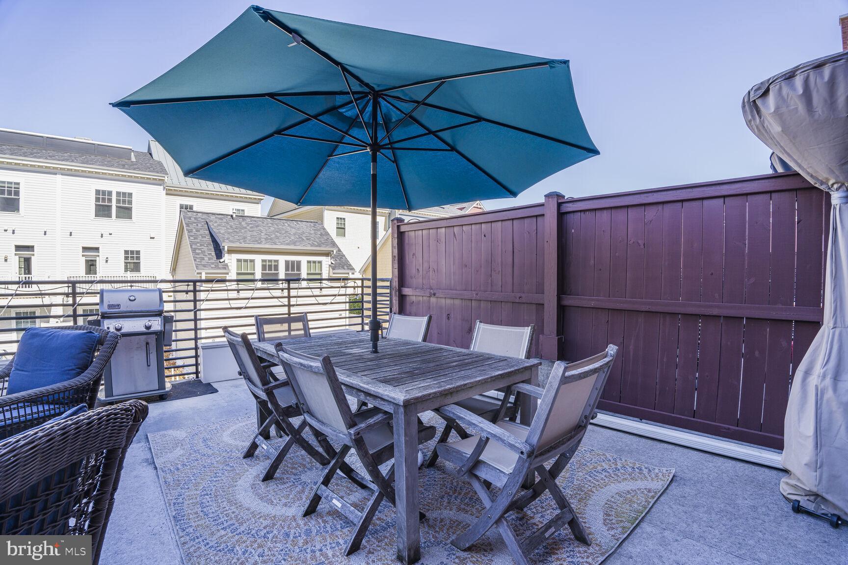 714 E HOWELL AVENUE E