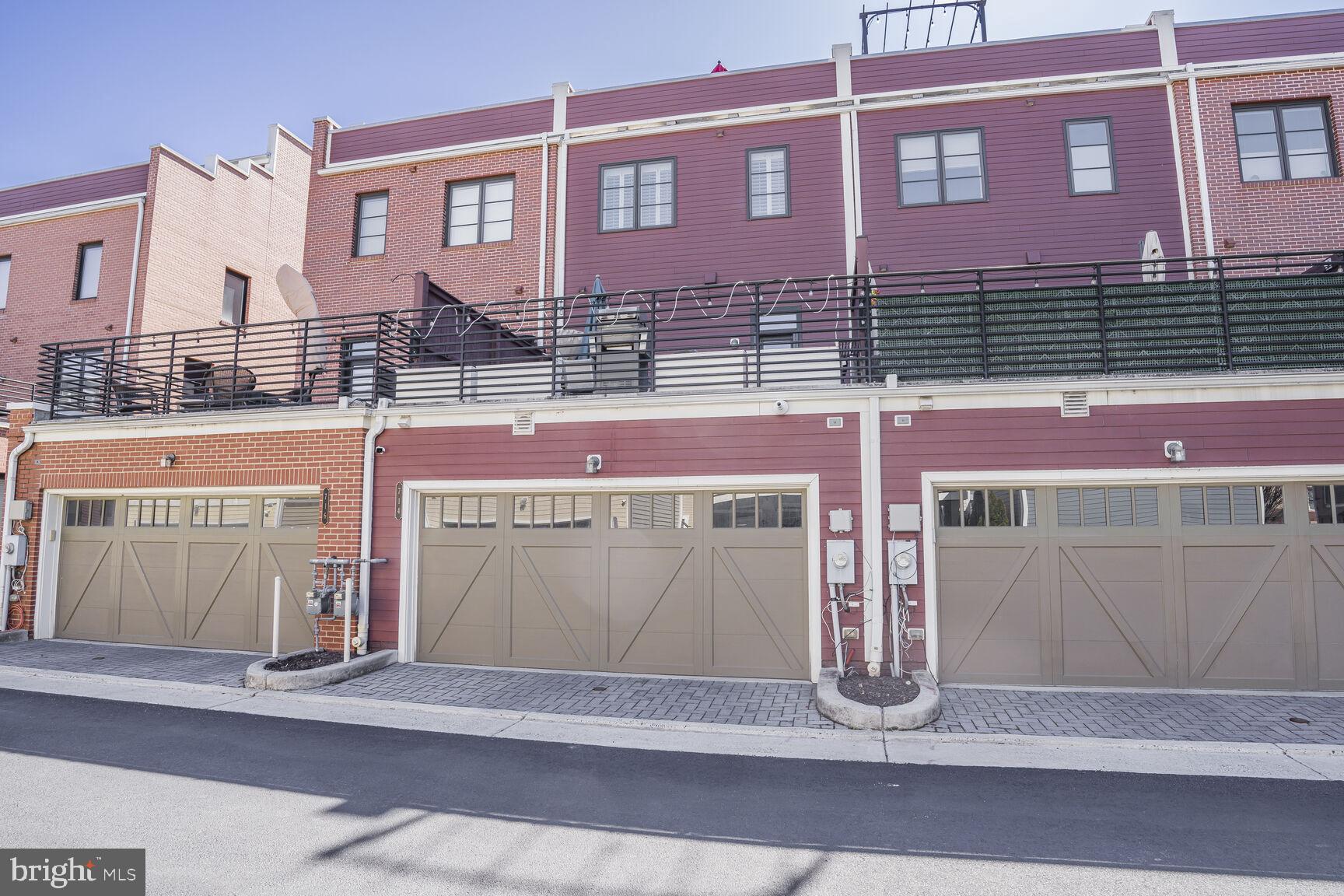 714 E HOWELL AVENUE E